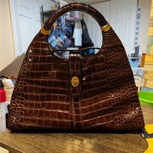Luxurious Crocodile-Embossed Brown Shoulder Bag